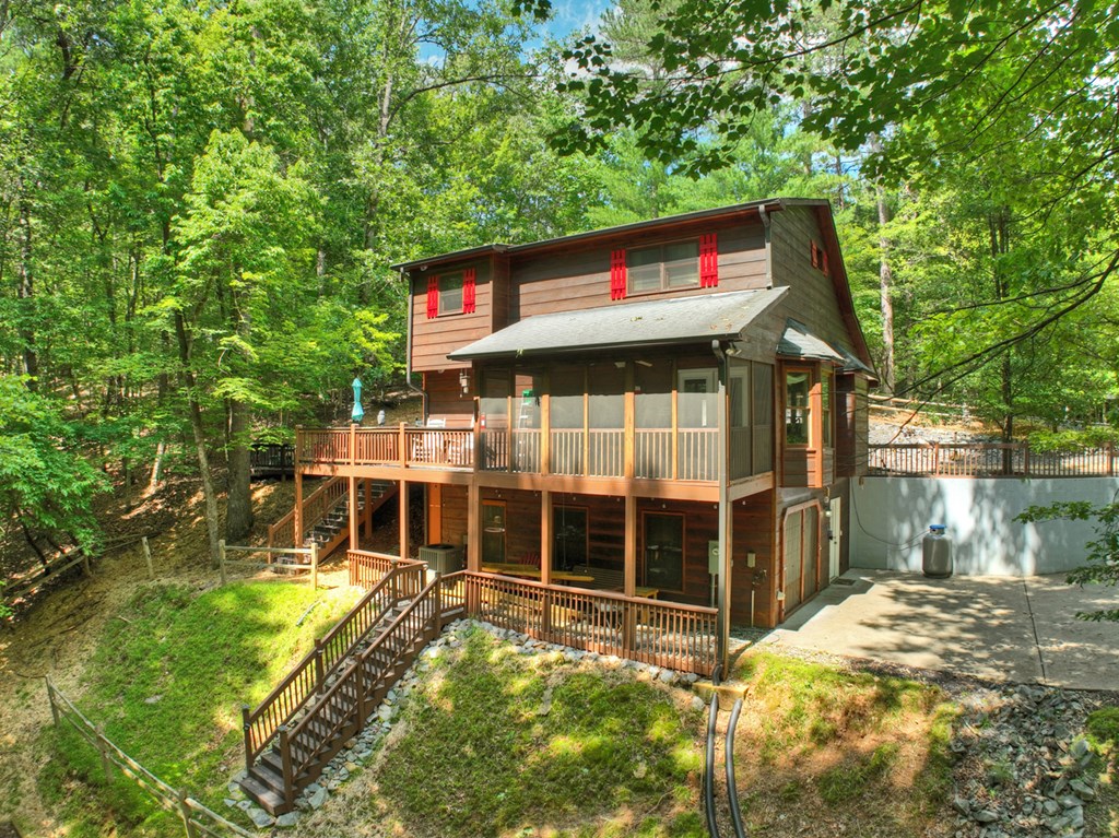 1301 Newport Drive