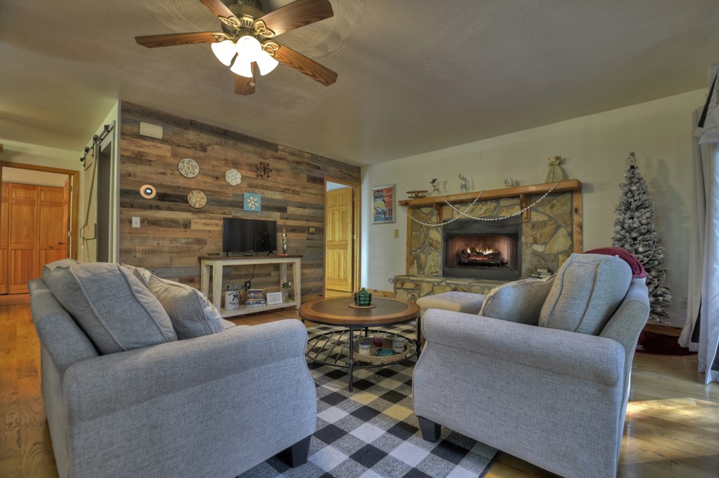 125 Pine View Lane
