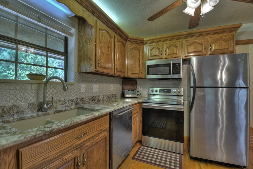 125 Pine View Lane