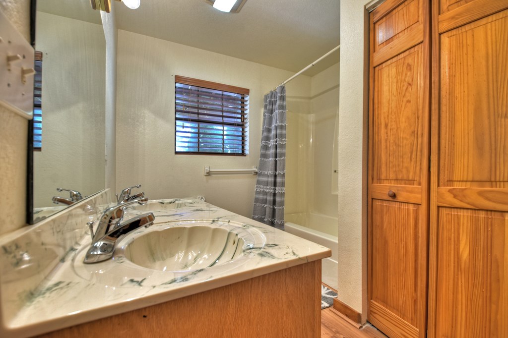 125 Pine View Lane