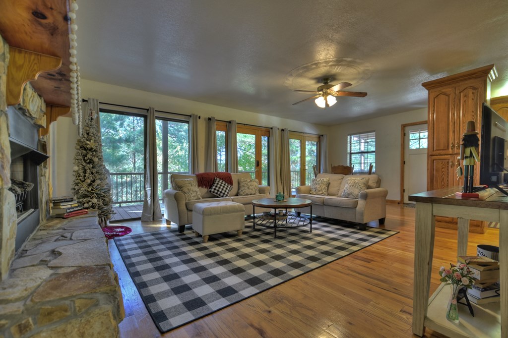 125 Pine View Lane
