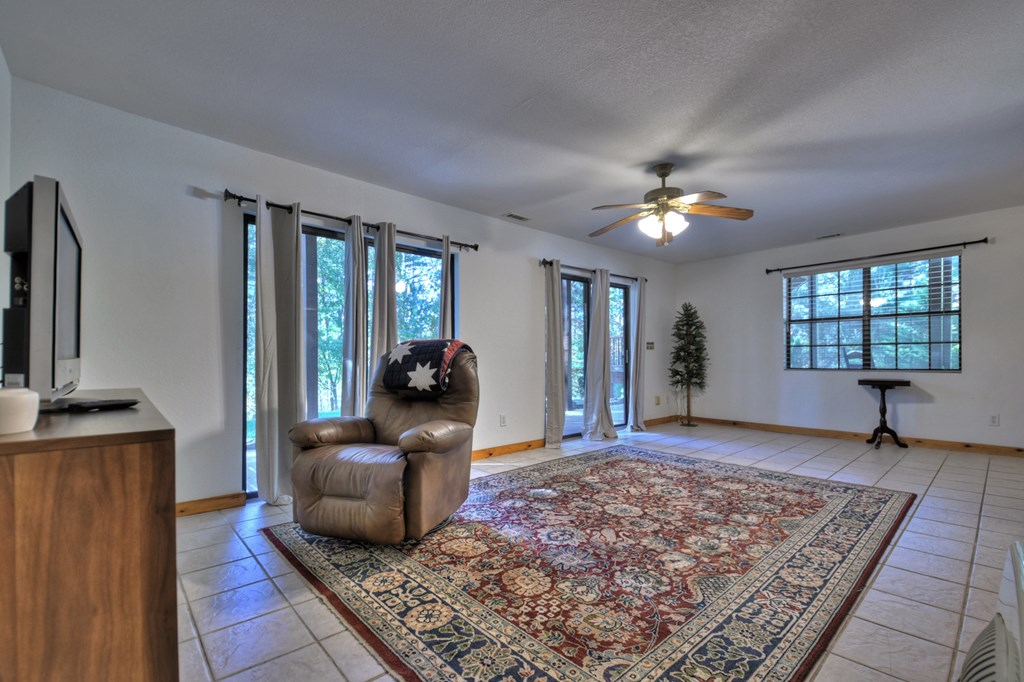 125 Pine View Lane