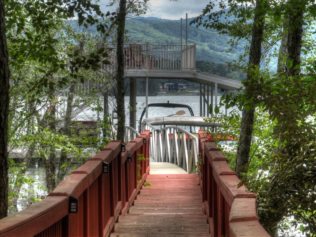 18 Mallard Lane