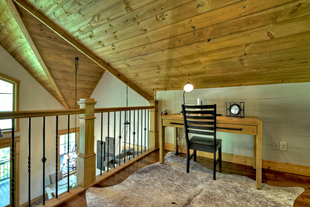 2634 Mountain Tops Road