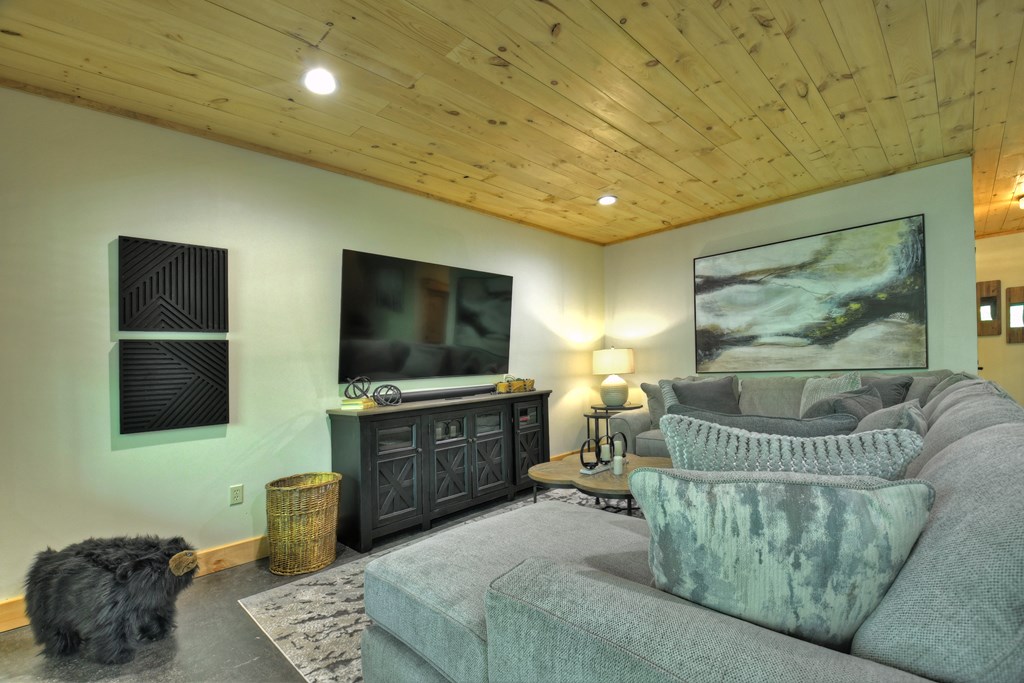2634 Mountain Tops Road