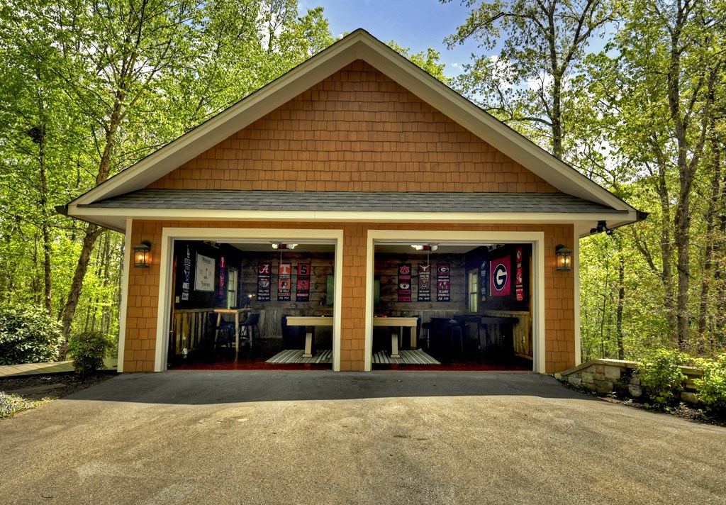 2634 Mountain Tops Road