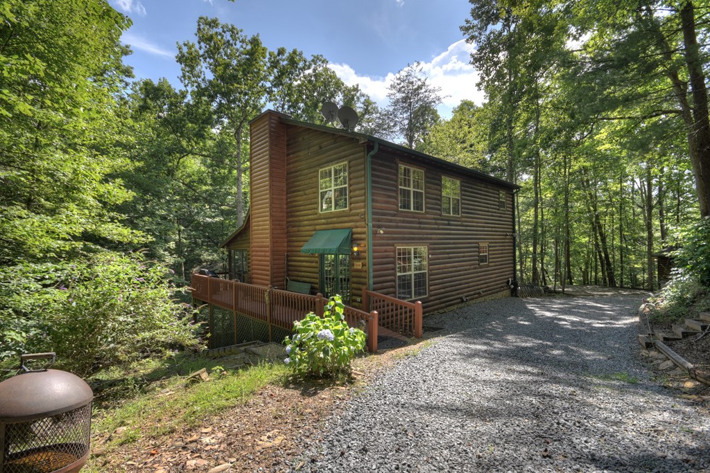 409 Hothouse Lane
