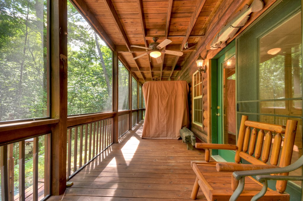 409 Hothouse Lane
