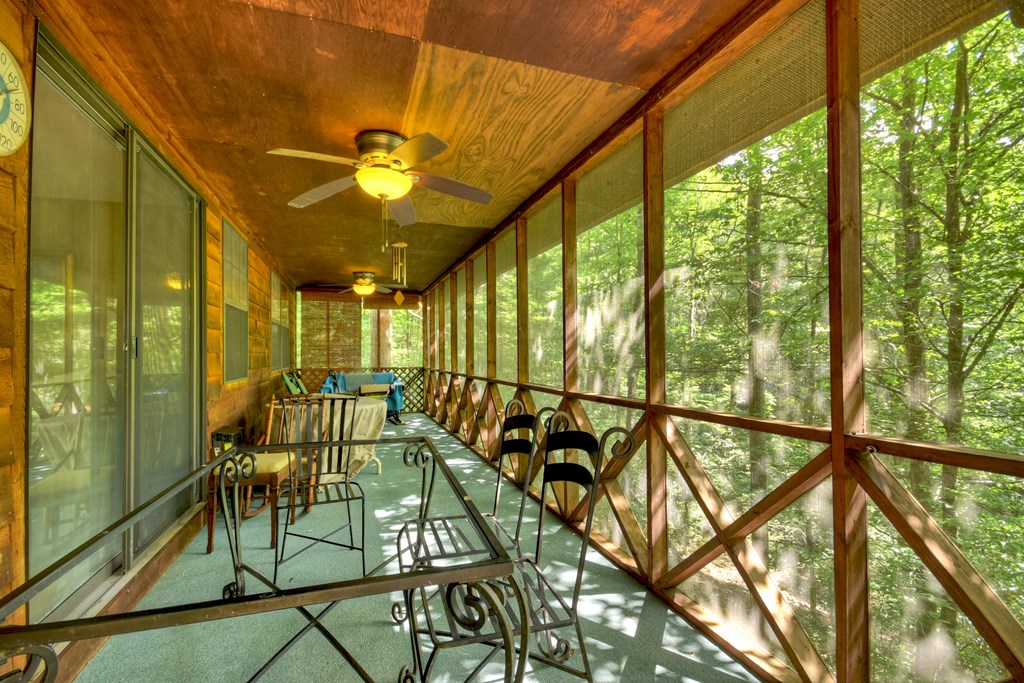 409 Hothouse Lane