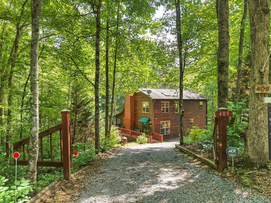 409 Hothouse Lane