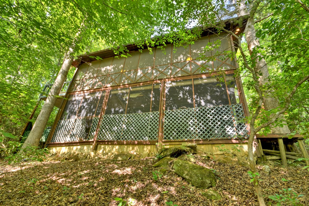 409 Hothouse Lane