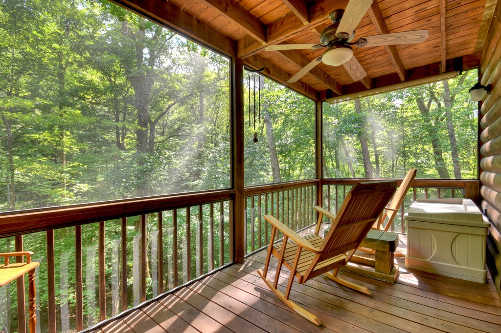 409 Hothouse Lane