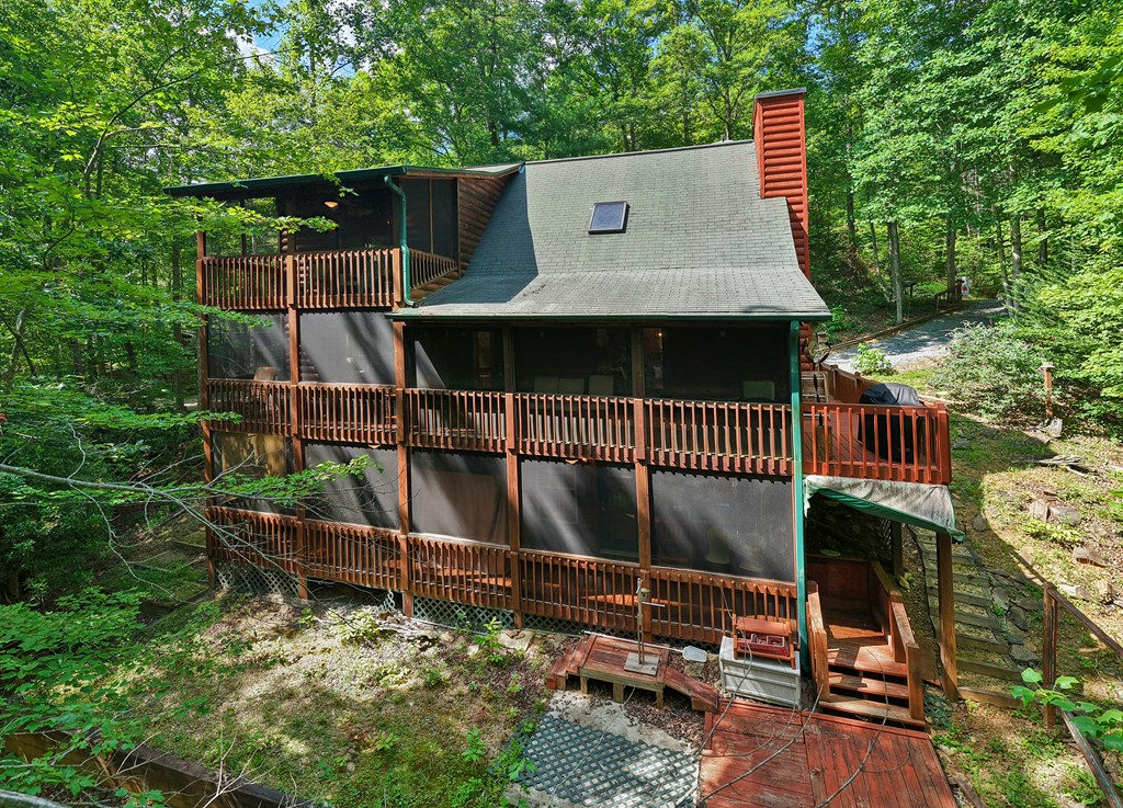 409 Hothouse Lane