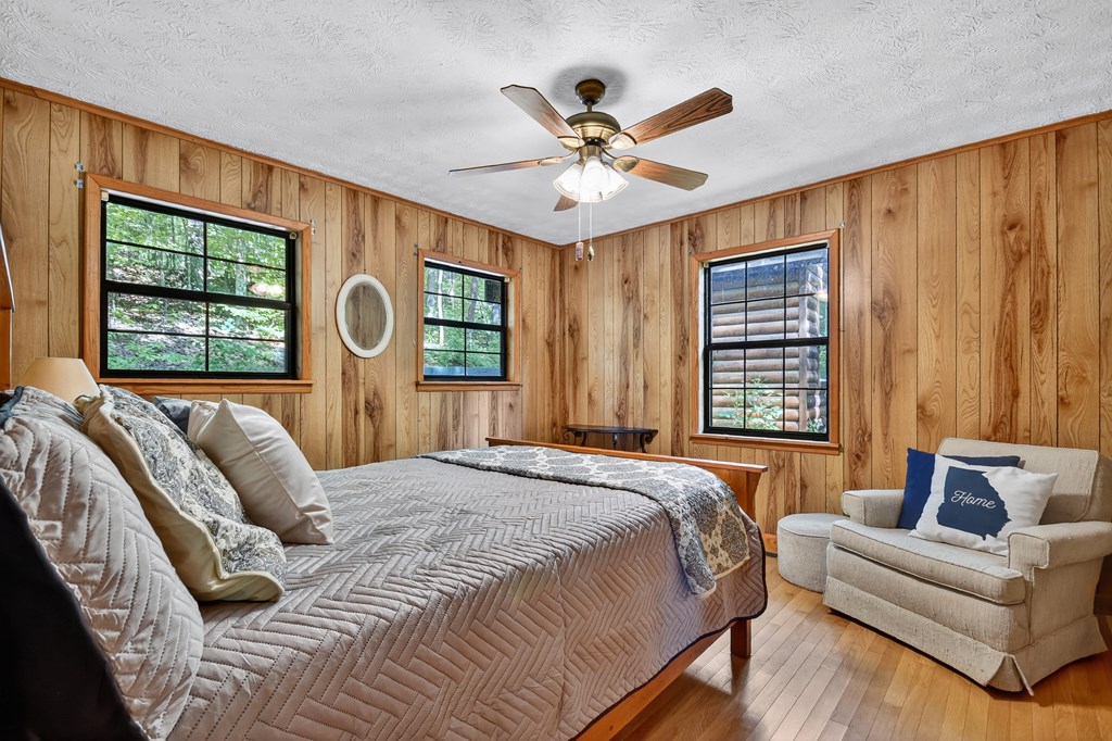 409 Hothouse Lane