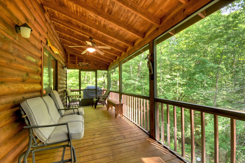 409 Hothouse Lane