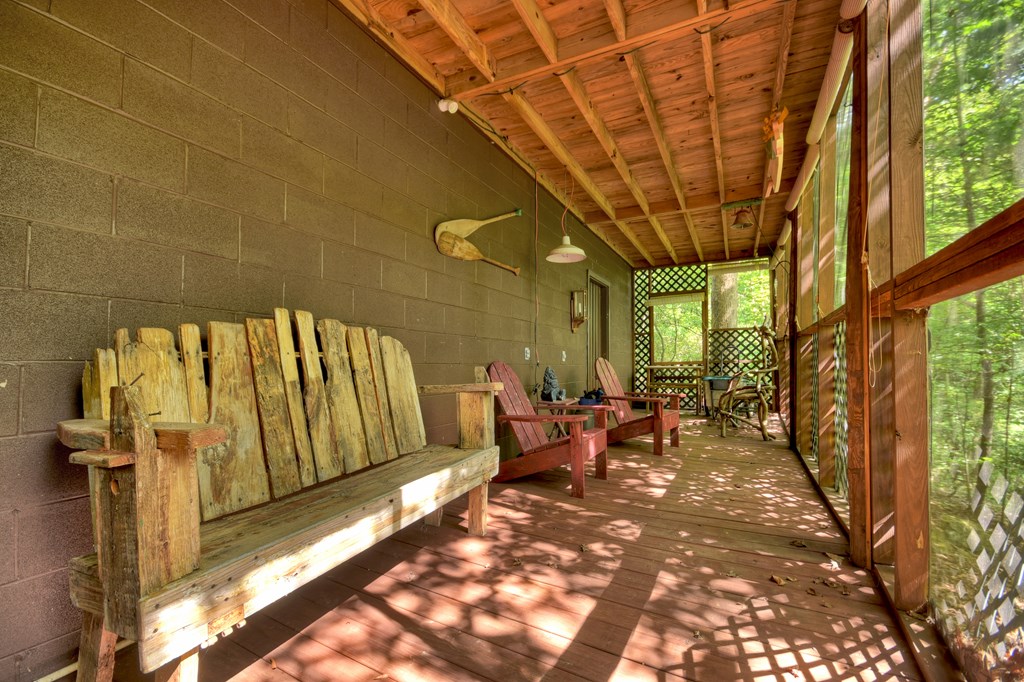 409 Hothouse Lane