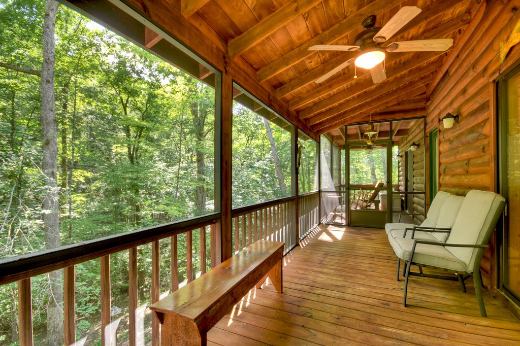 409 Hothouse Lane