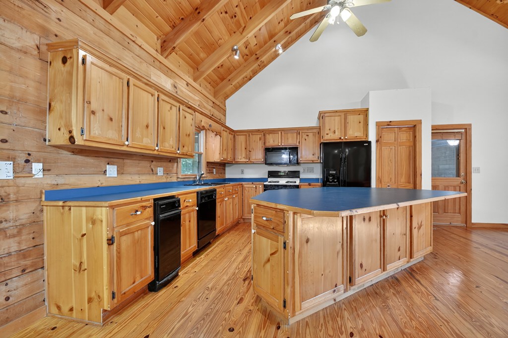 45 Wolf Creek Mountain Road