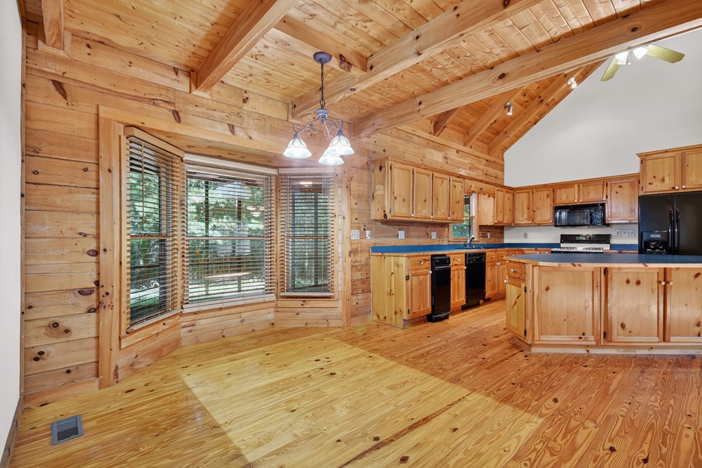 45 Wolf Creek Mountain Road