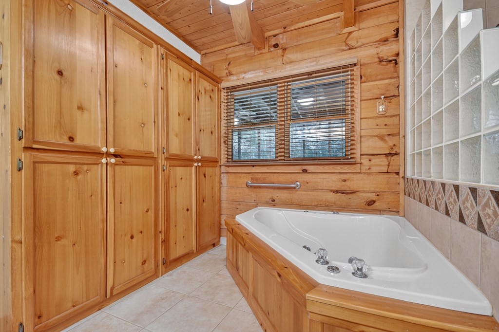 45 Wolf Creek Mountain Road