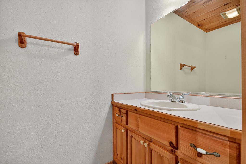 45 Wolf Creek Mountain Road