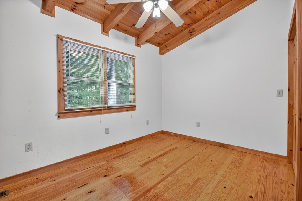 45 Wolf Creek Mountain Road