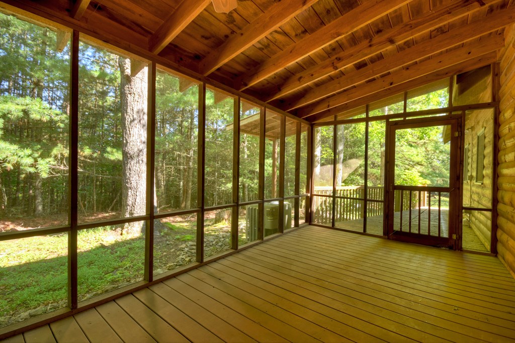 45 Wolf Creek Mountain Road