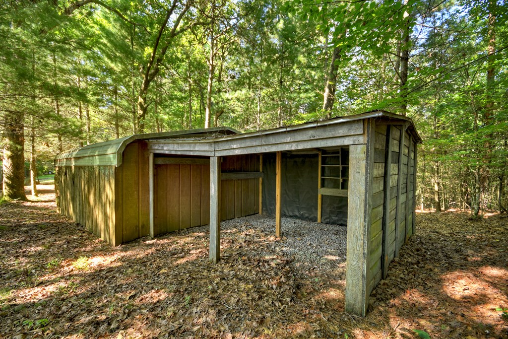 45 Wolf Creek Mountain Road