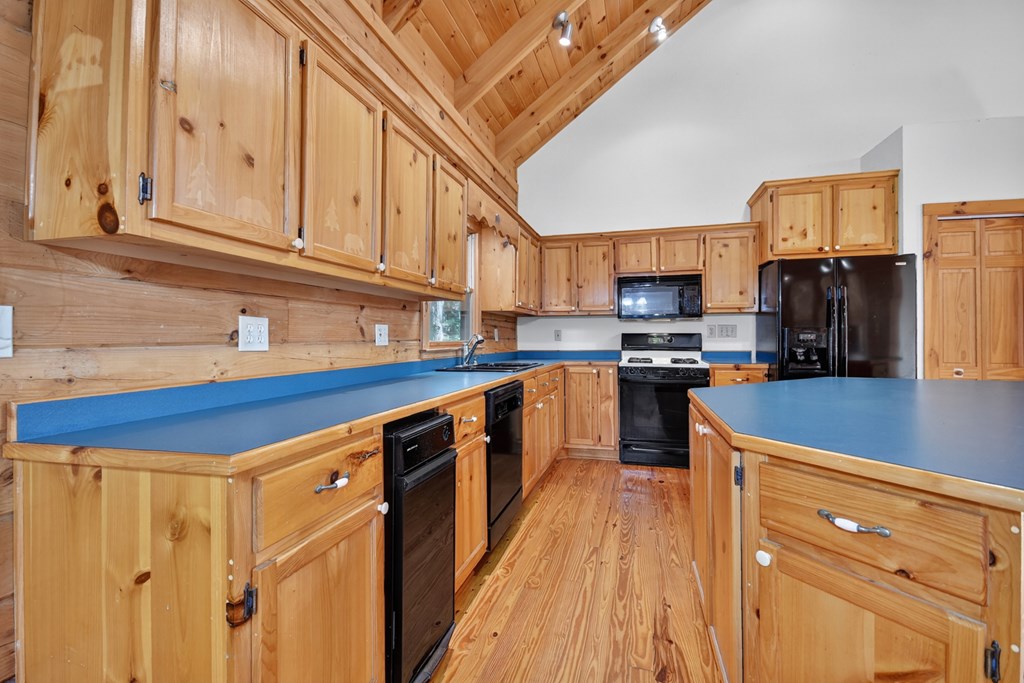 45 Wolf Creek Mountain Road