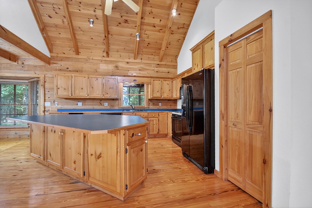 45 Wolf Creek Mountain Road