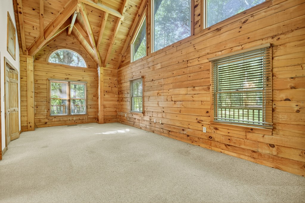 45 Wolf Creek Mountain Road