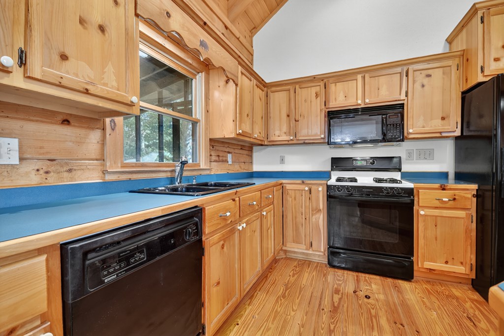 45 Wolf Creek Mountain Road