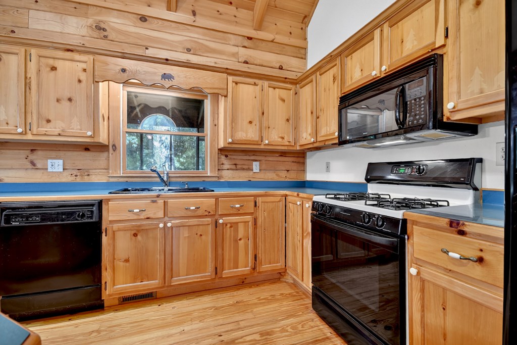 45 Wolf Creek Mountain Road