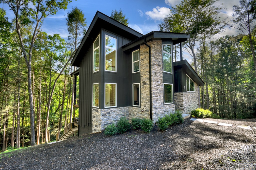 500 Harrison & Ada Road