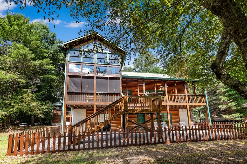 221 Muller Lane