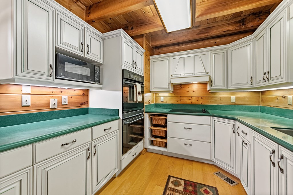 221 Muller Lane
