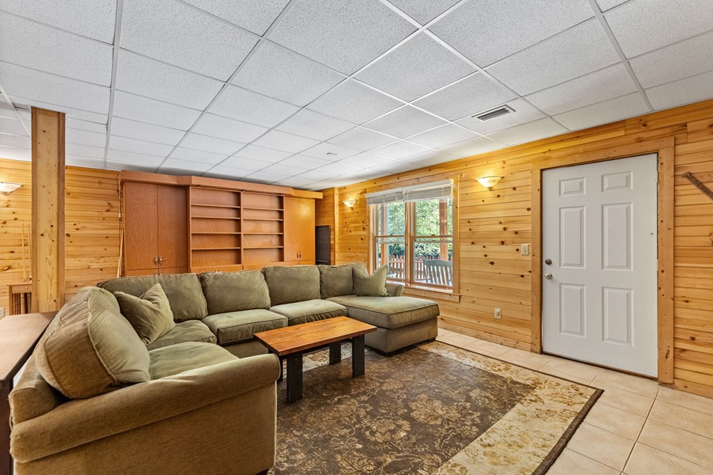 221 Muller Lane