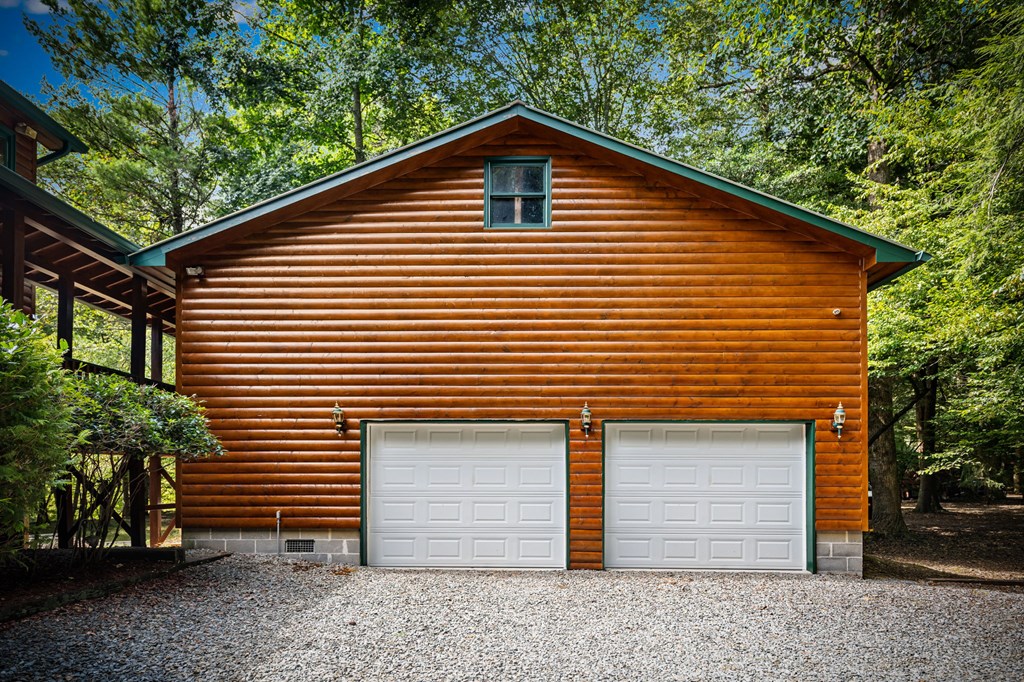 221 Muller Lane