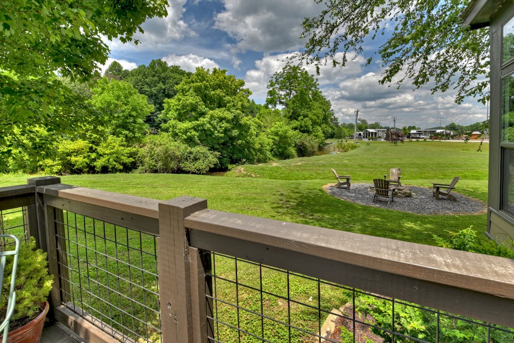 35 Mountain Meadows Circle, Morganton