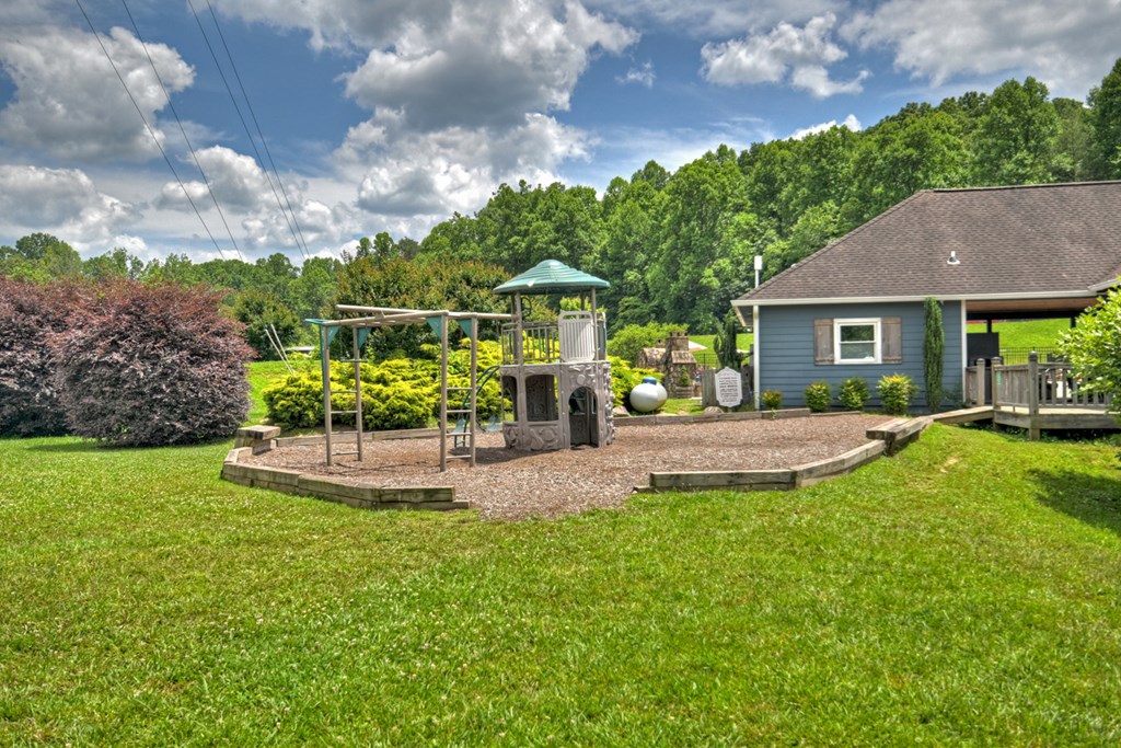 35 Mountain Meadows Circle, Morganton
