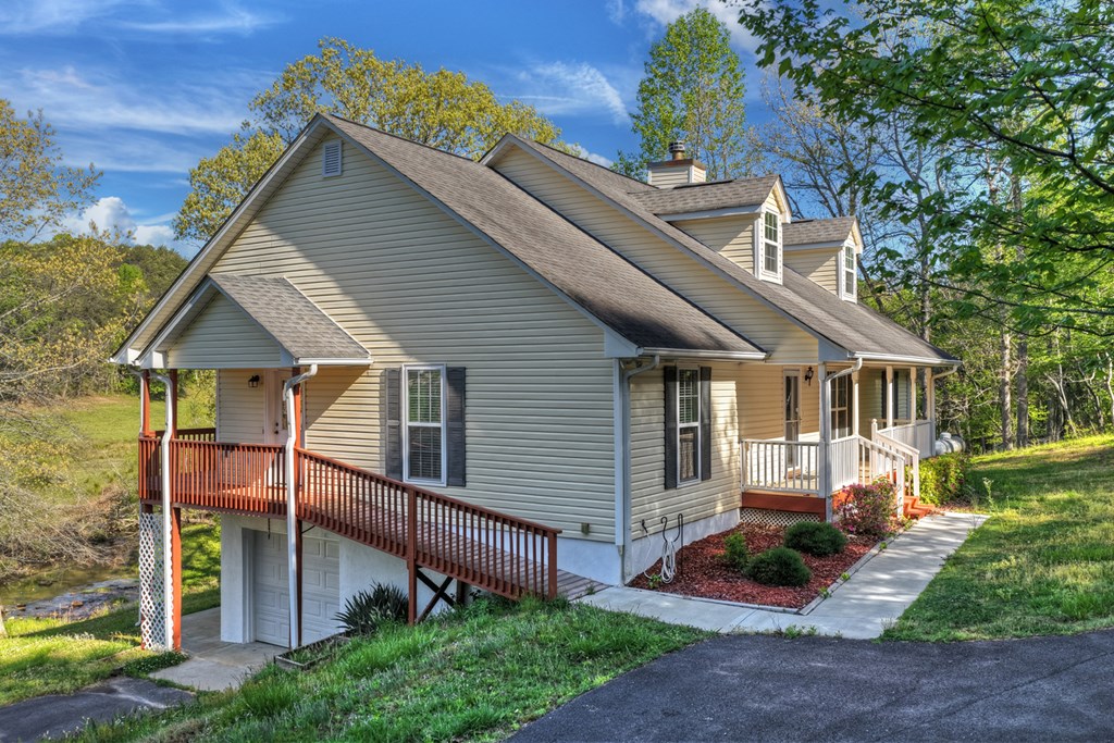 863 Woodland Drive