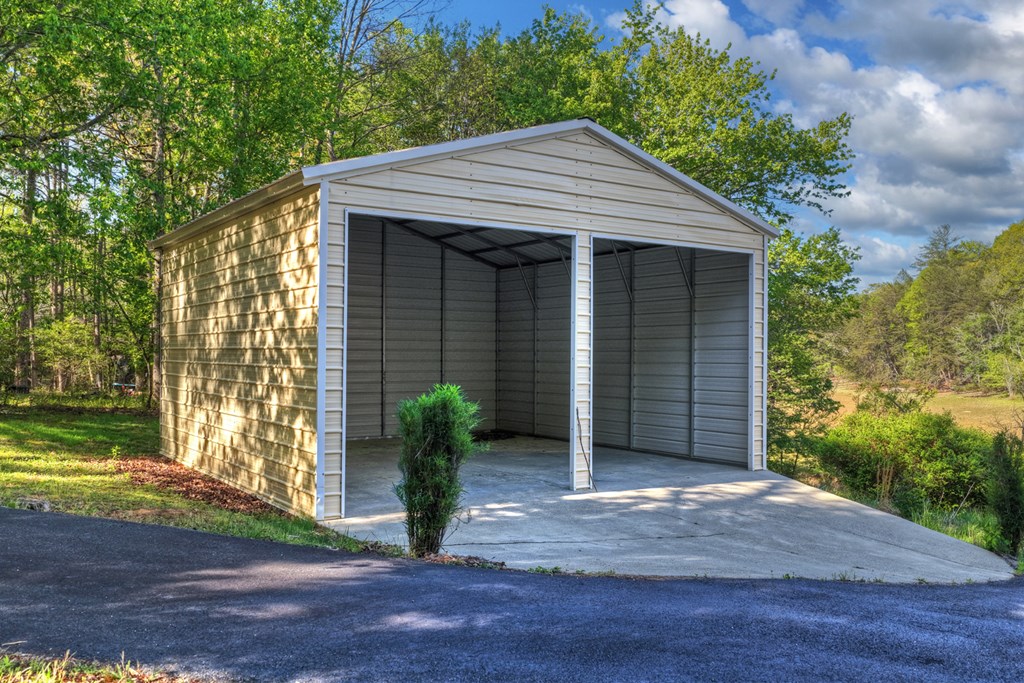 863 Woodland Drive