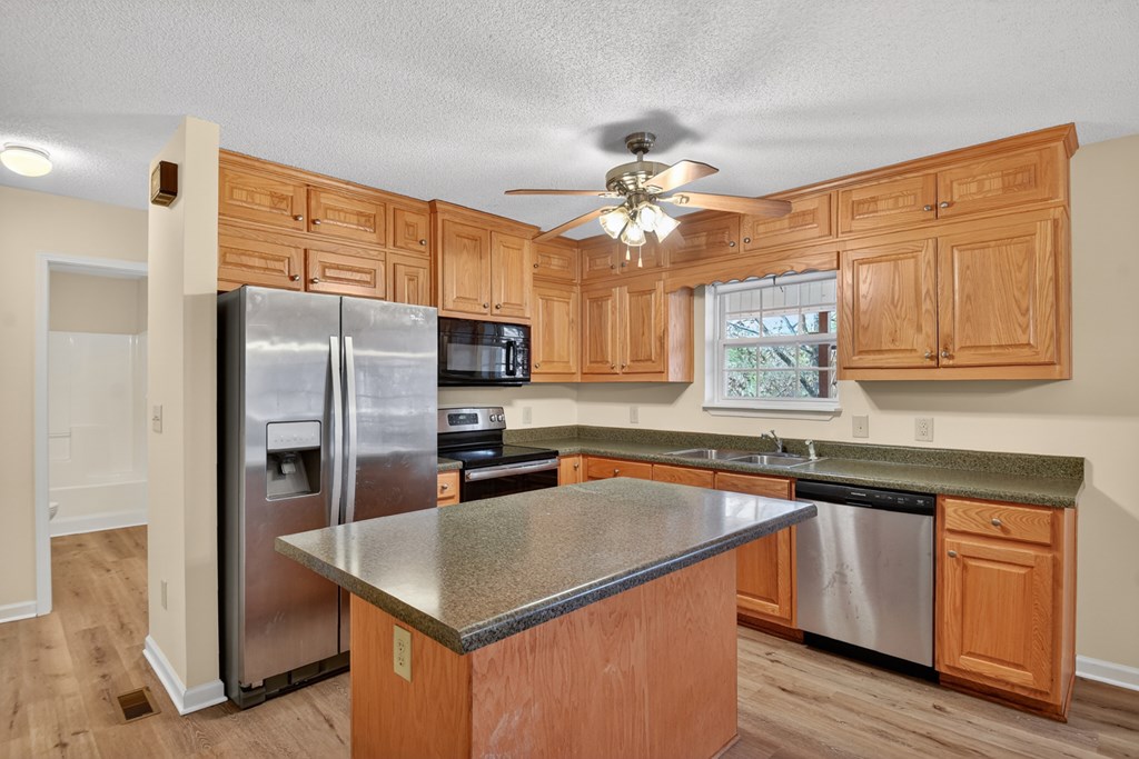 863 Woodland Drive