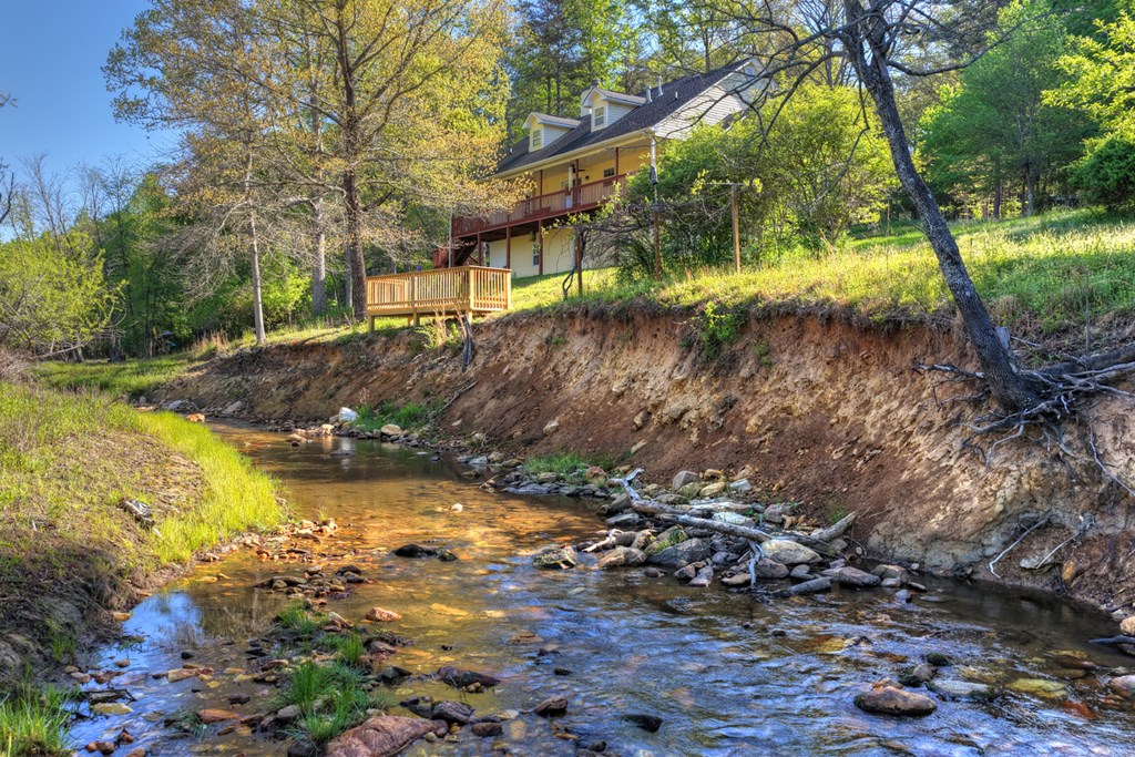 863 Woodland Drive
