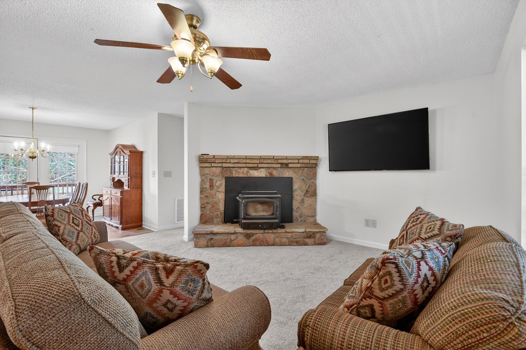 863 Woodland Drive