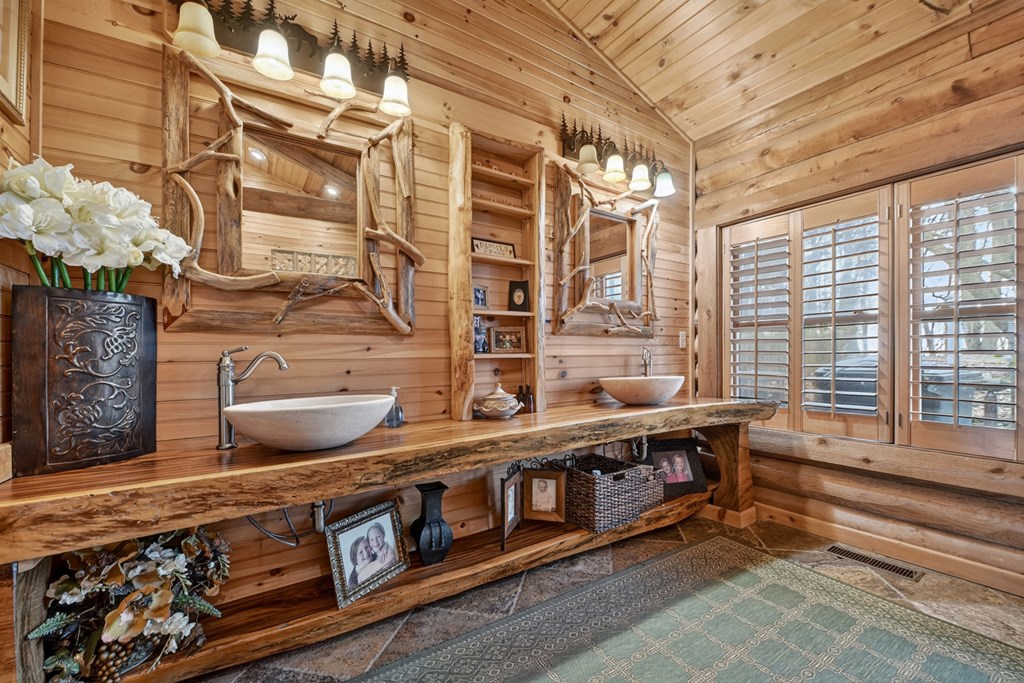 260 Observation Lane