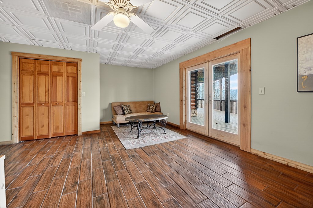 260 Observation Lane