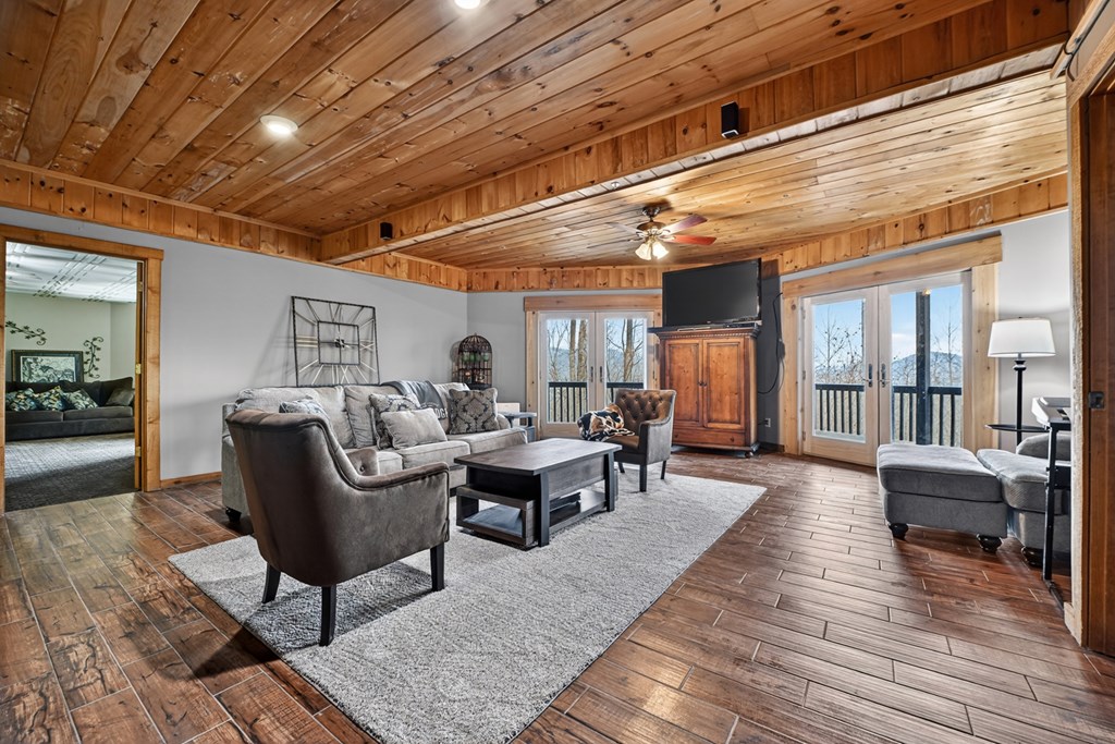 260 Observation Lane