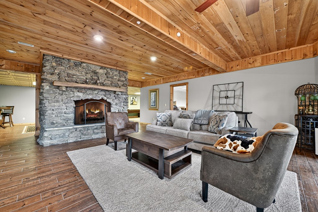 260 Observation Lane