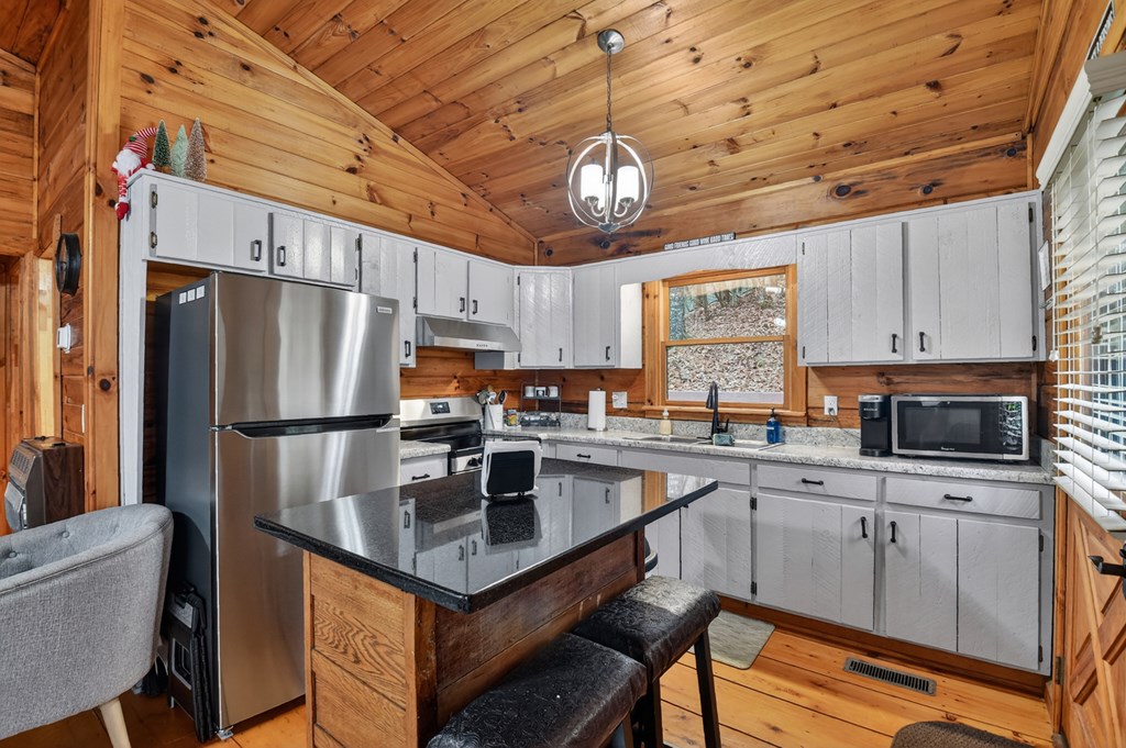 488 Joanne Sisson Road